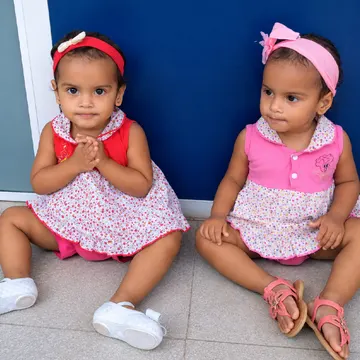 Alanna e Agatha as Gêmeas